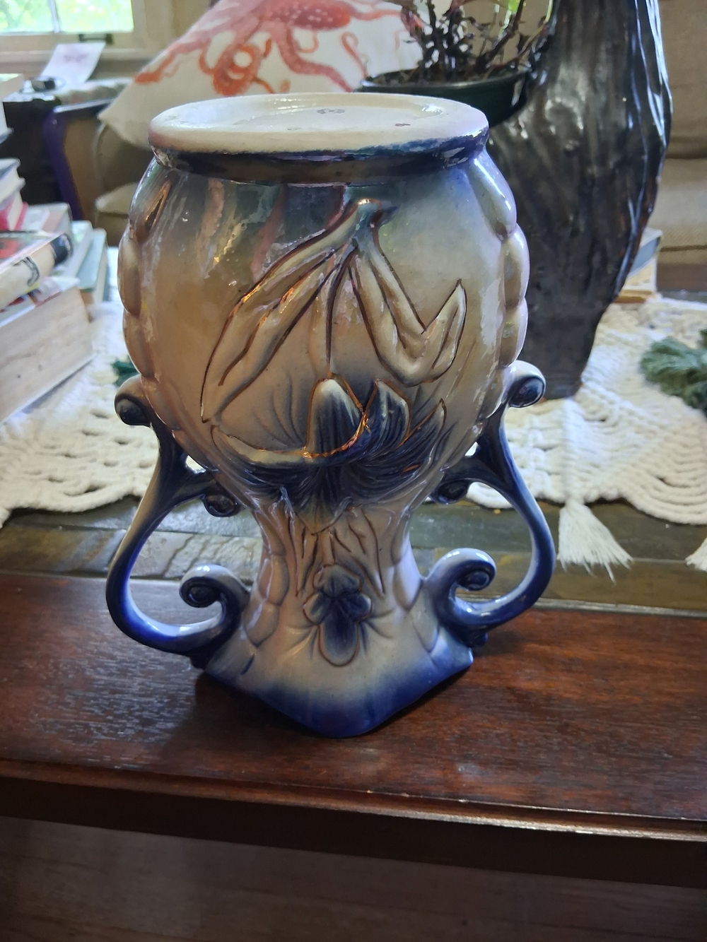 Vintage Lusterware Hand Painted Twin Handled Vase - Picture 14 of 15